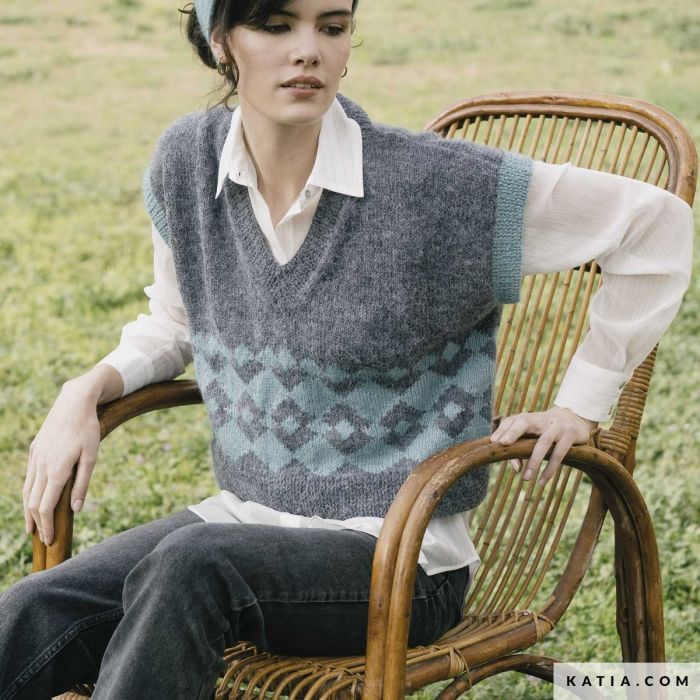 WOMENS VEST KNITTING KIT - A/W - ADVANCED - (6183-22)