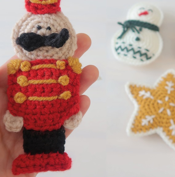 How to Crochet Christmas Ornaments