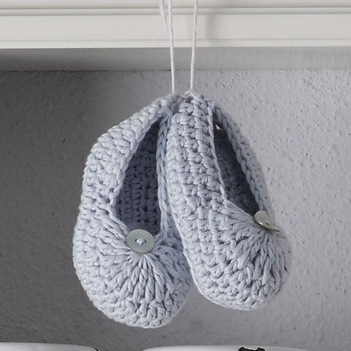 Skip to the beginning of the images gallery BABIES SHOES CROCHET PATTERN