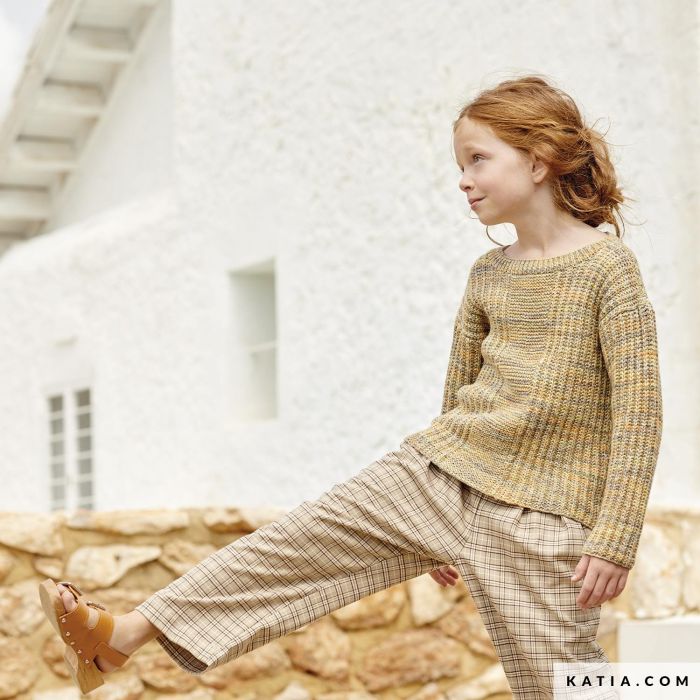 kids-knitting-sweater